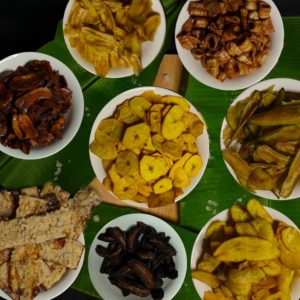 Kerepek pisang pelbagai TANDUK/ LILIN/ SALAI/ GULUNG 350GM/400GM | Shopee Malaysia